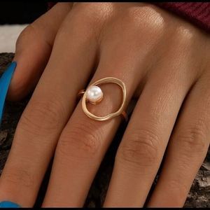 Dainty gold ring
